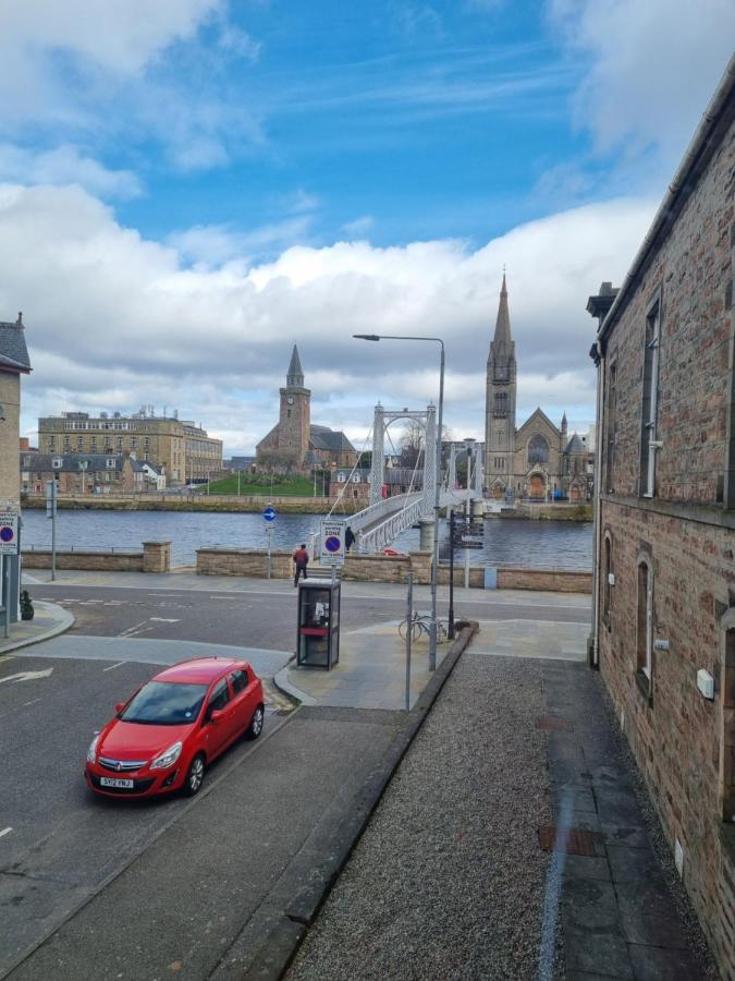 Stunning Spacious Apartment On River Ness Inverness Buitenkant foto