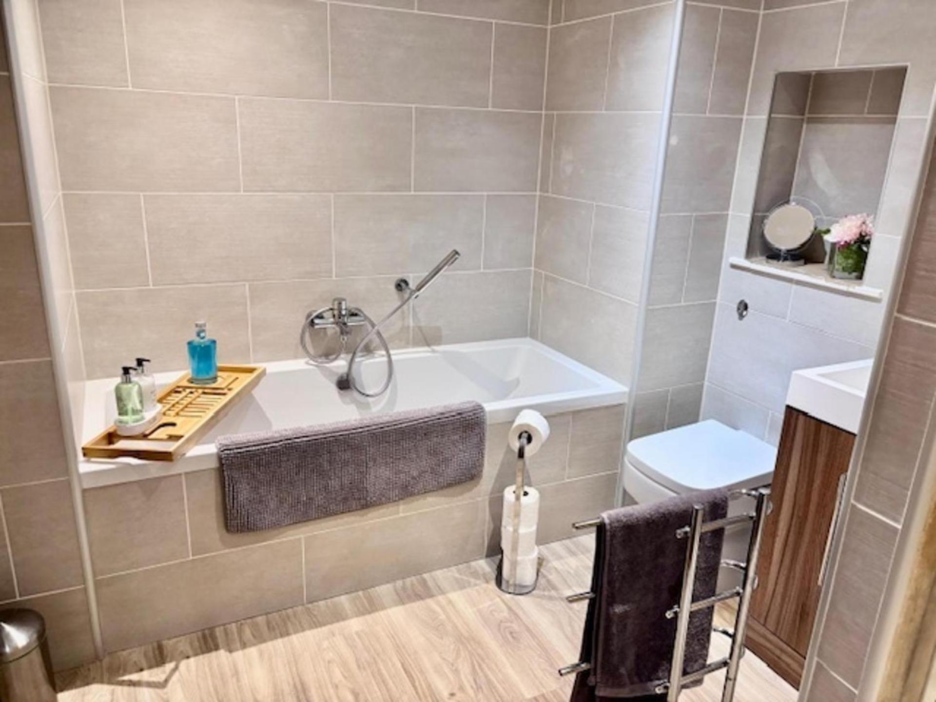 Stunning Spacious Apartment On River Ness Inverness Buitenkant foto