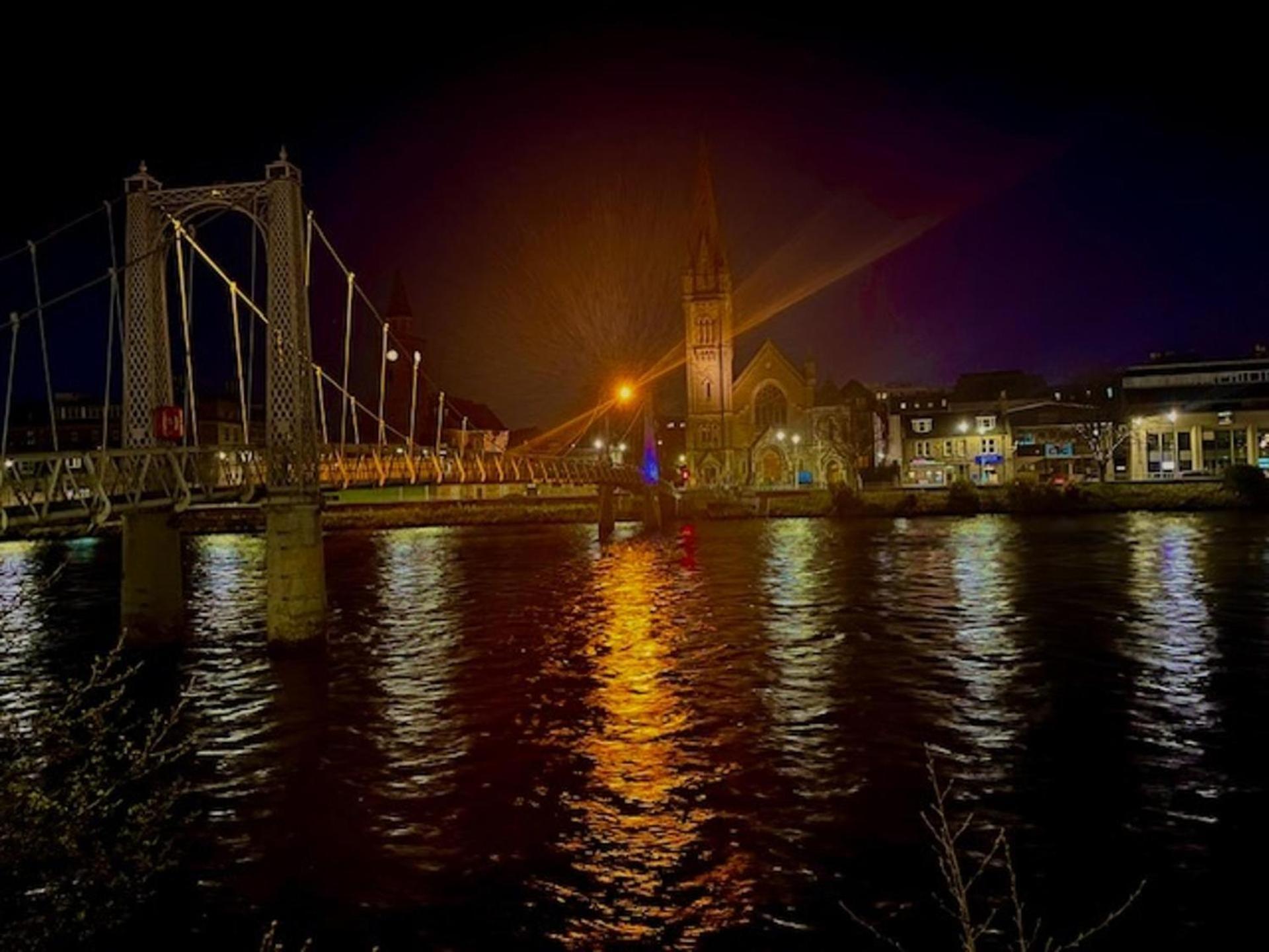 Stunning Spacious Apartment On River Ness Inverness Buitenkant foto
