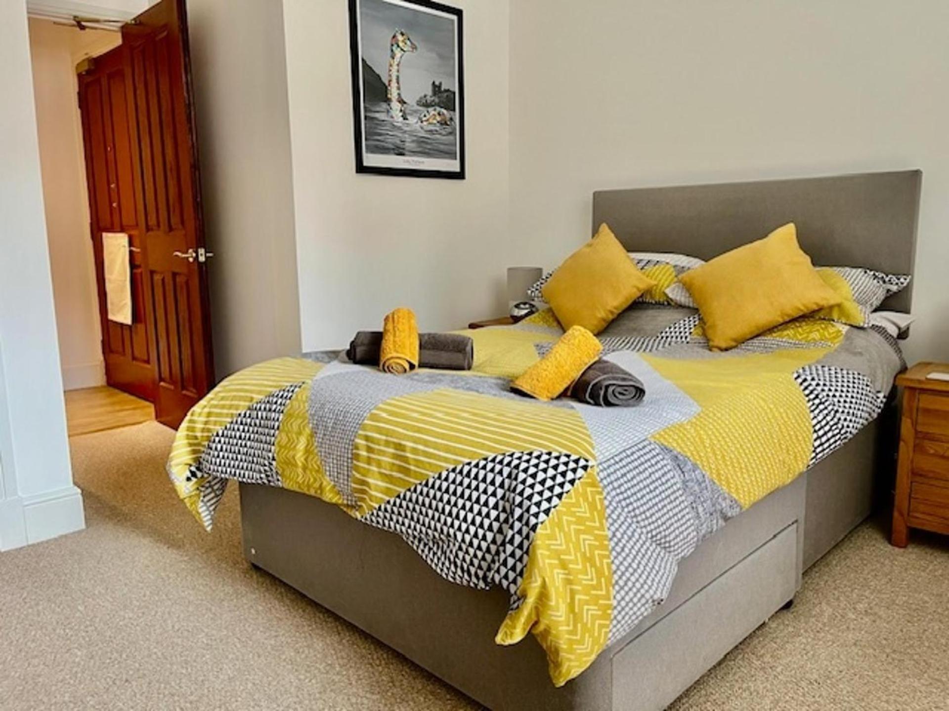 Stunning Spacious Apartment On River Ness Inverness Buitenkant foto